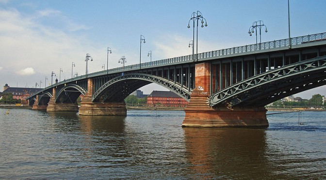 Passer les ponts pour aller à la rencontre de l’autre…